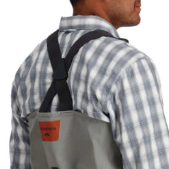 Simms Men's Freestone Stockingfoot Wader -Hang Time Shop Simms SSO13612 040 Smoke 4modeldetail