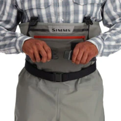 Simms Men's Freestone Stockingfoot Wader -Hang Time Shop Simms SSO13612 040 Smoke 6modeldetail